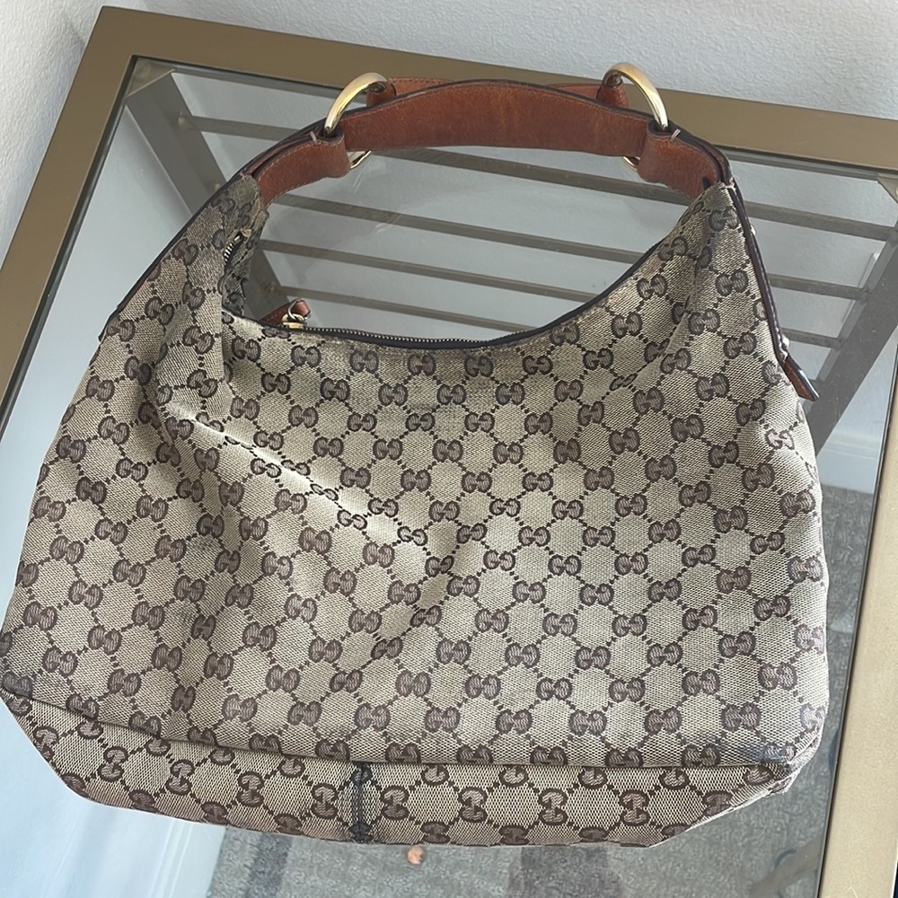 Used authentic Gucci bag - Picture 2 of 2